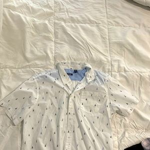 Mens button up shirt. Short sleeve.